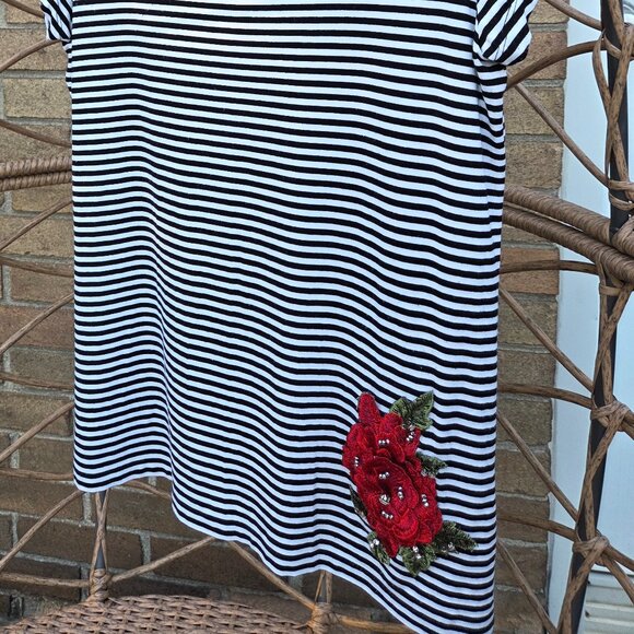 Beautiful Tricotto Striped Tunic with Floral Embellishment - Picture 5 of 7